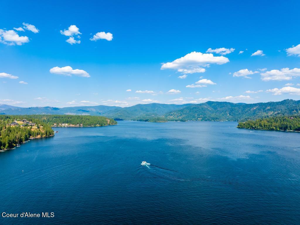Lake front property with completely reimagined home, finished in 2024 – image 17