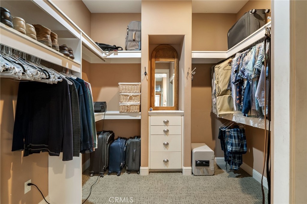 Located on the desirable West Side of Paso Robles, this custom-built 2 – image 25