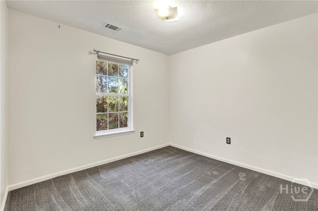 Located in the heart of Tybee Island, 407 7th Street offers the perfec – image 65