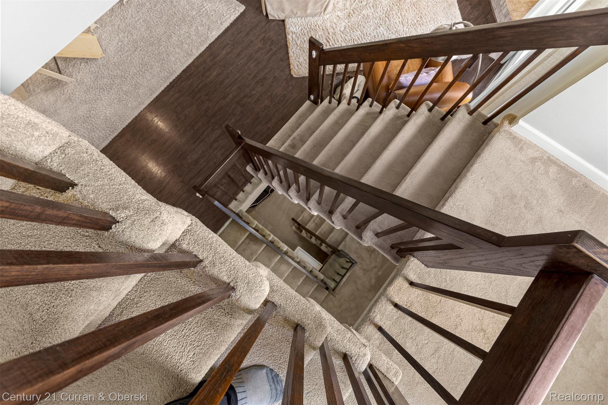 Welcome to 30999 Sudbury Street in Farmington Hills. This beautifully – image 42