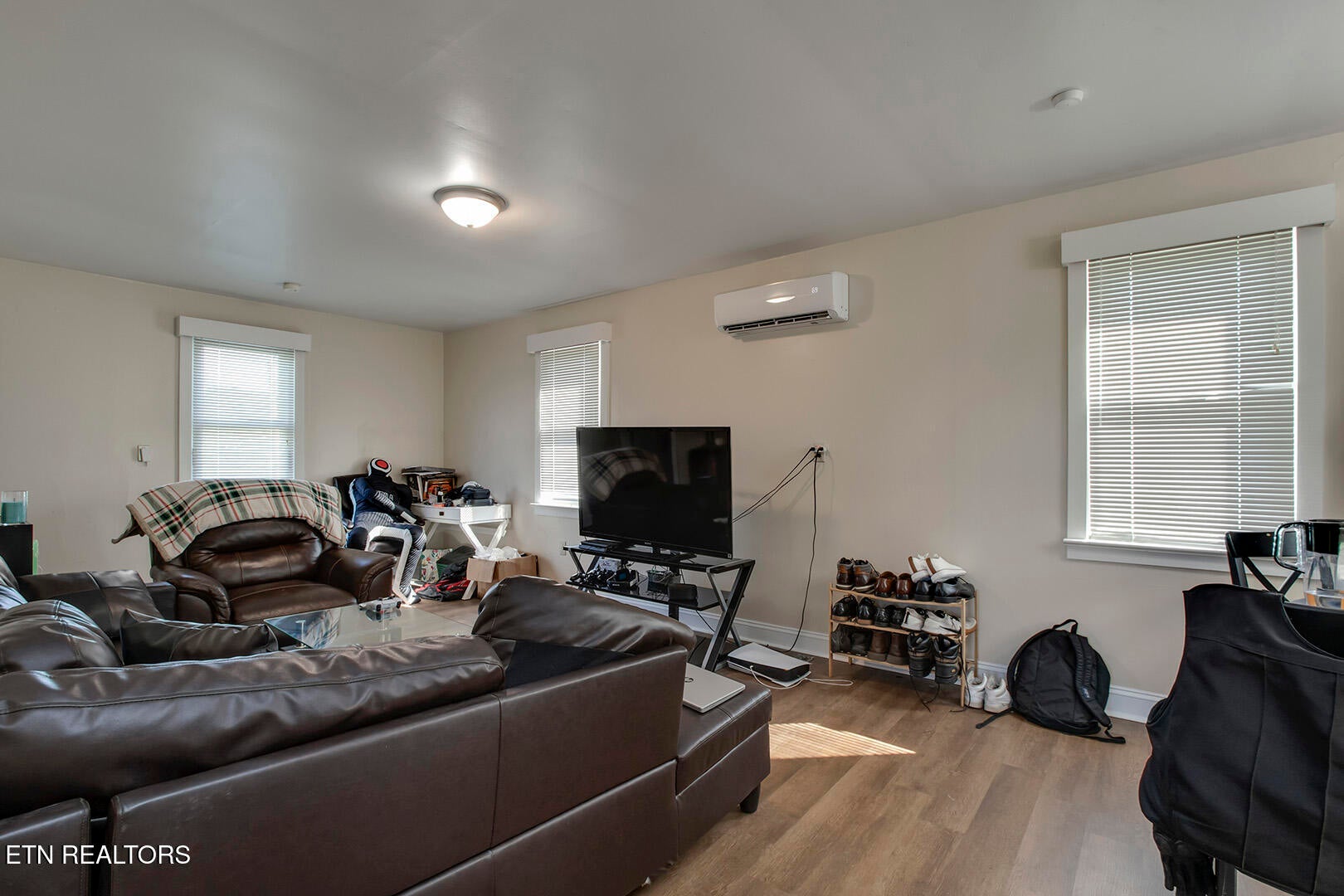 Are you looking for an adorable home with character, comfort, and styl – image 51