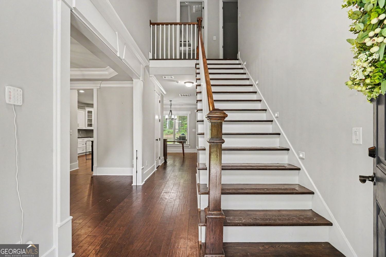 Welcome Home! Beautiful Country Home just waiting for you! Charming fl – image 2