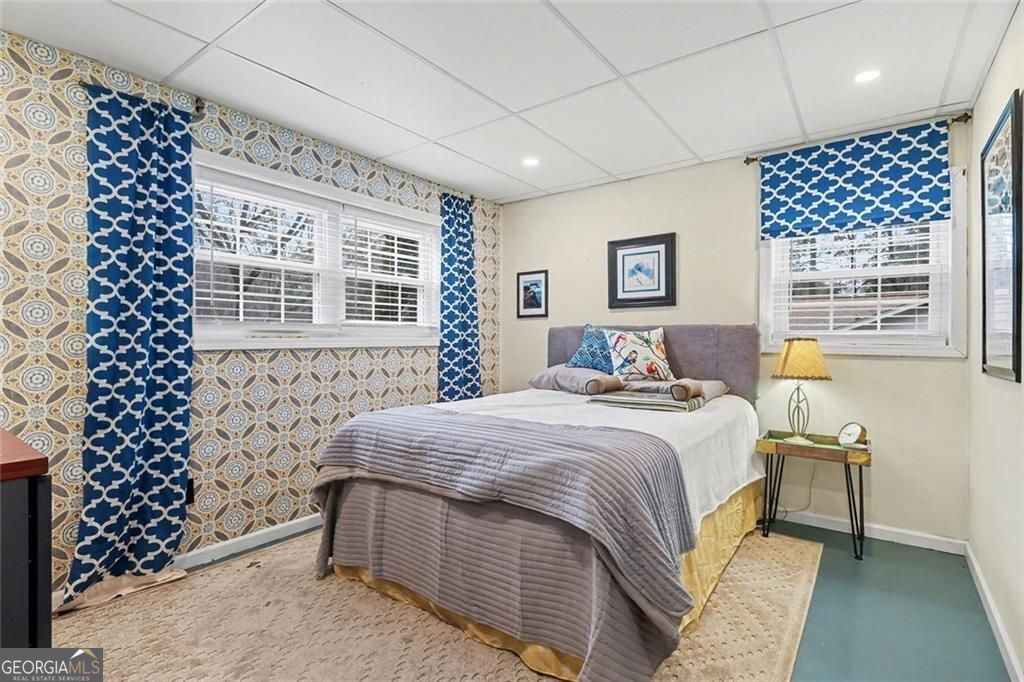 Beautifully updated and ideally located in the heart of Dunwoody, this – image 19