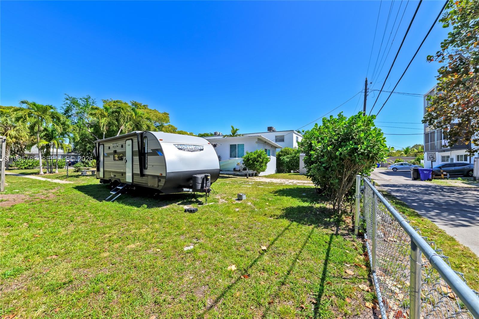 1946 1946 Madison St, Hollywood, Florida, 33020, USA, 2 Bedrooms Bedrooms, ,2 BathroomsBathrooms,Residential,For Sale,1946 Madison St,A11965789