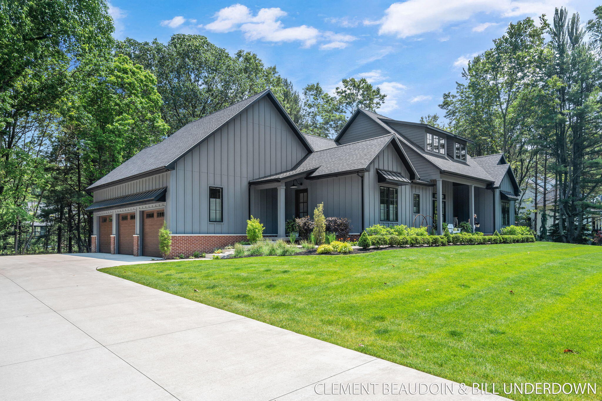 Behind the private gates of Gaslight Estates sits this exceptional, cu – image 43