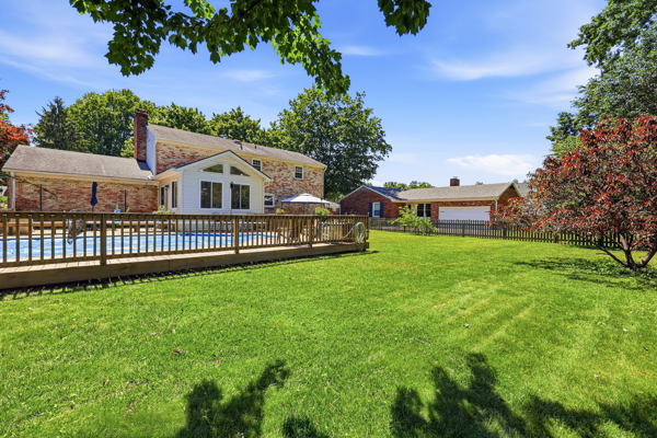 Welcome to this beautiful home that’s gleaming with pride and perfecti – image 68