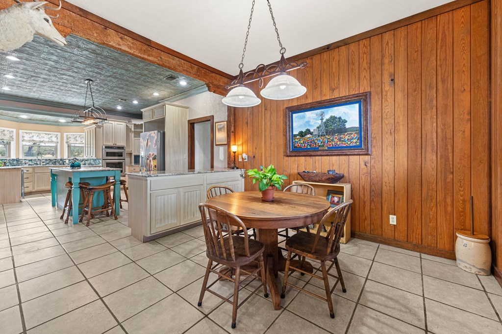Unrestricted 3-acre property designed with homesteading & self-suffici – image 38