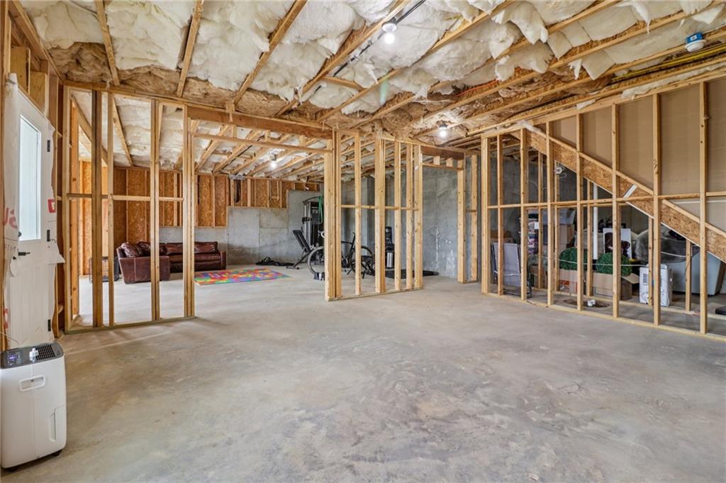 Welcome to luxury living in the heart of West Forsyth, where designer – image 57