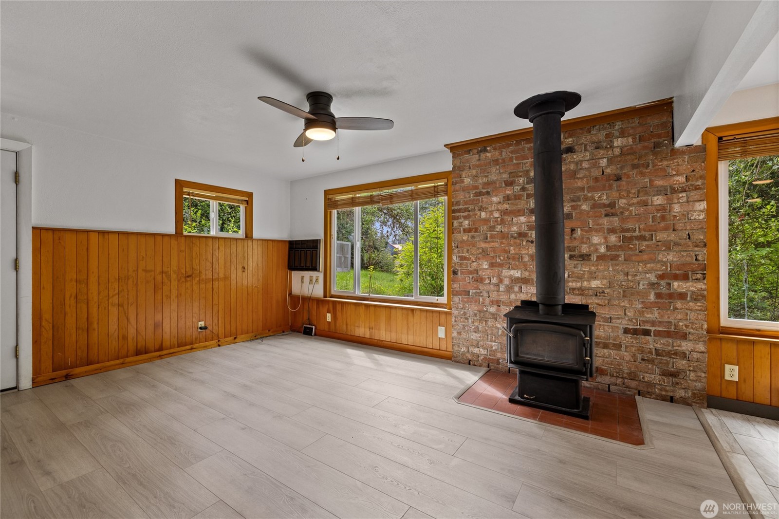 Rare opportunity to enjoy space, flexibility, and income potential on – image 6