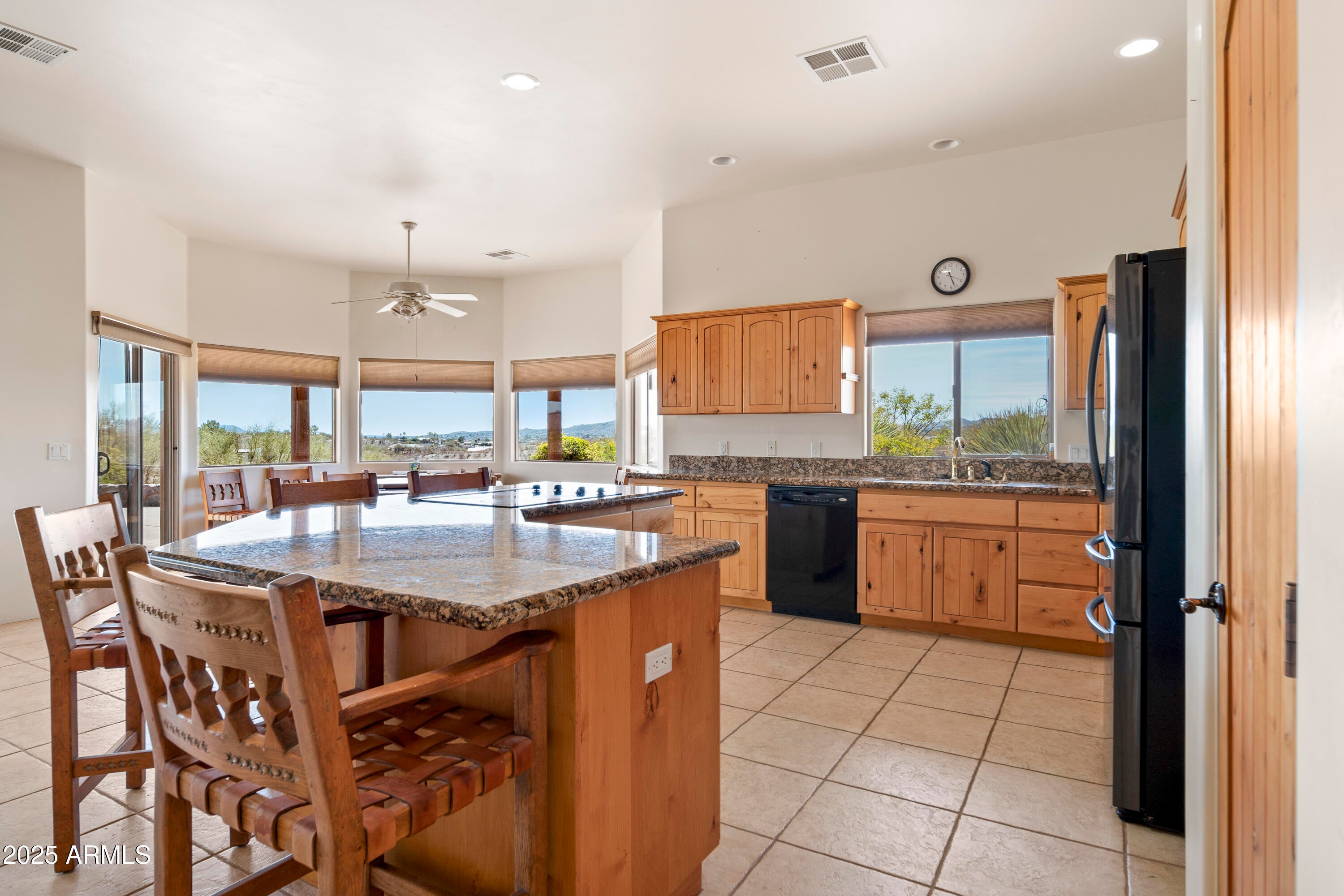 Fresh paint - looks great - Come and See - Luxury Home, acres, and ove – image 11