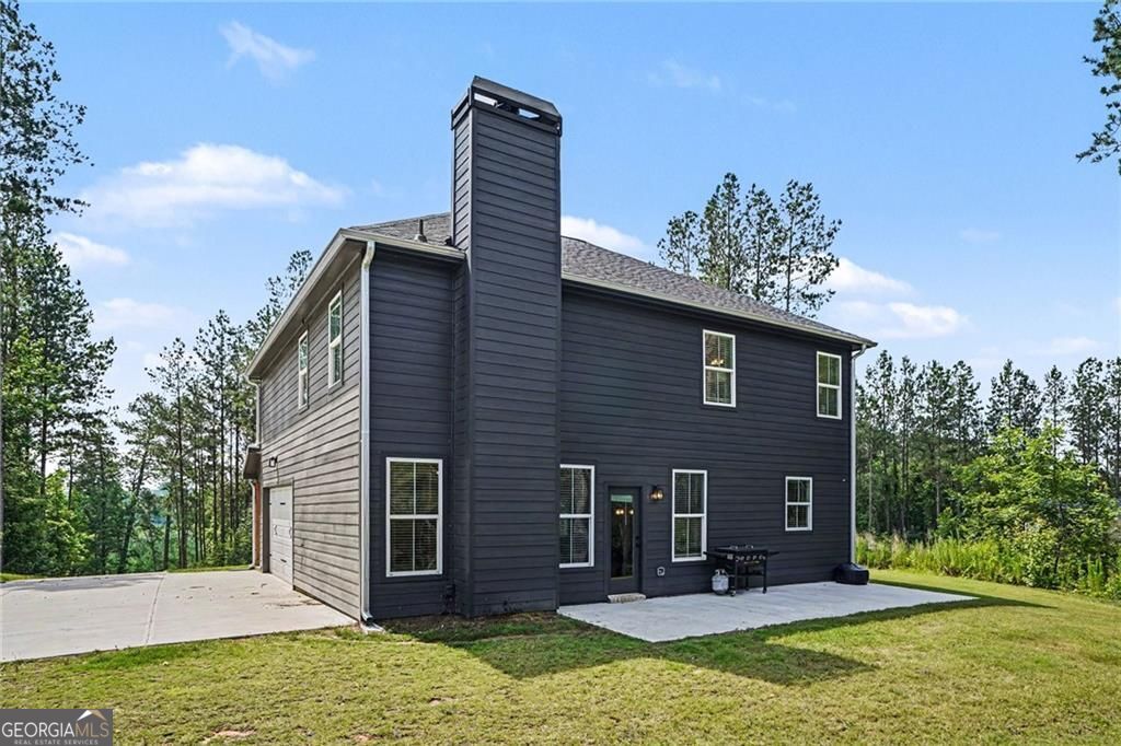 Nestled on 14.38 acres in the countryside, this beautiful 5-bedroom, 3 – image 25