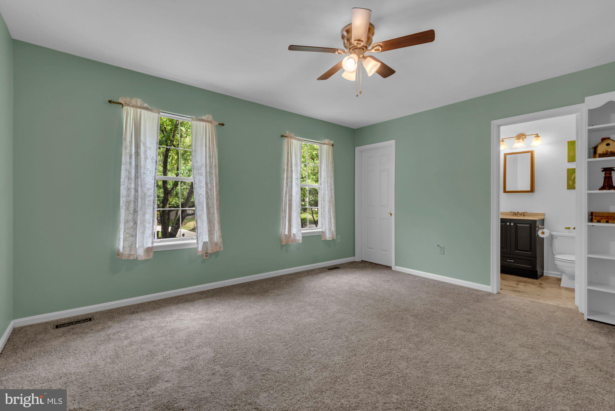Well Cared for Home in Foxmoor located in a Cul-De-Sac. Fresh Paint, W – image 21