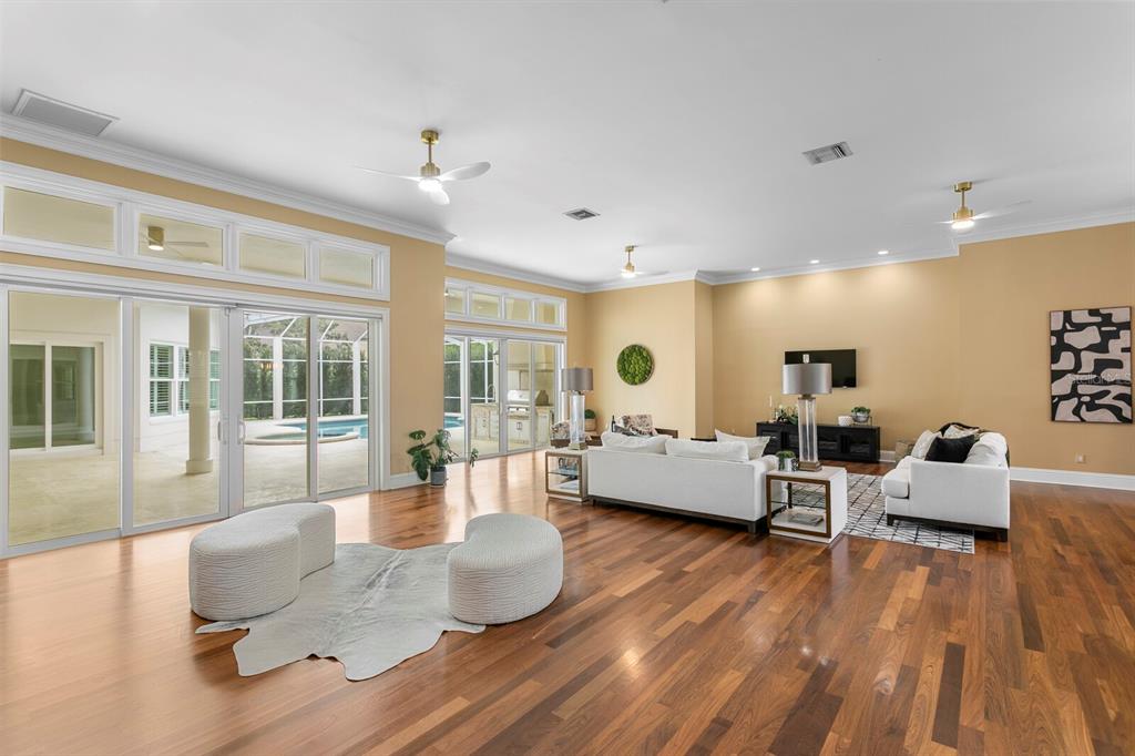 This spectacular custom executive home is situated in Avila, Tampa Bay – image 12