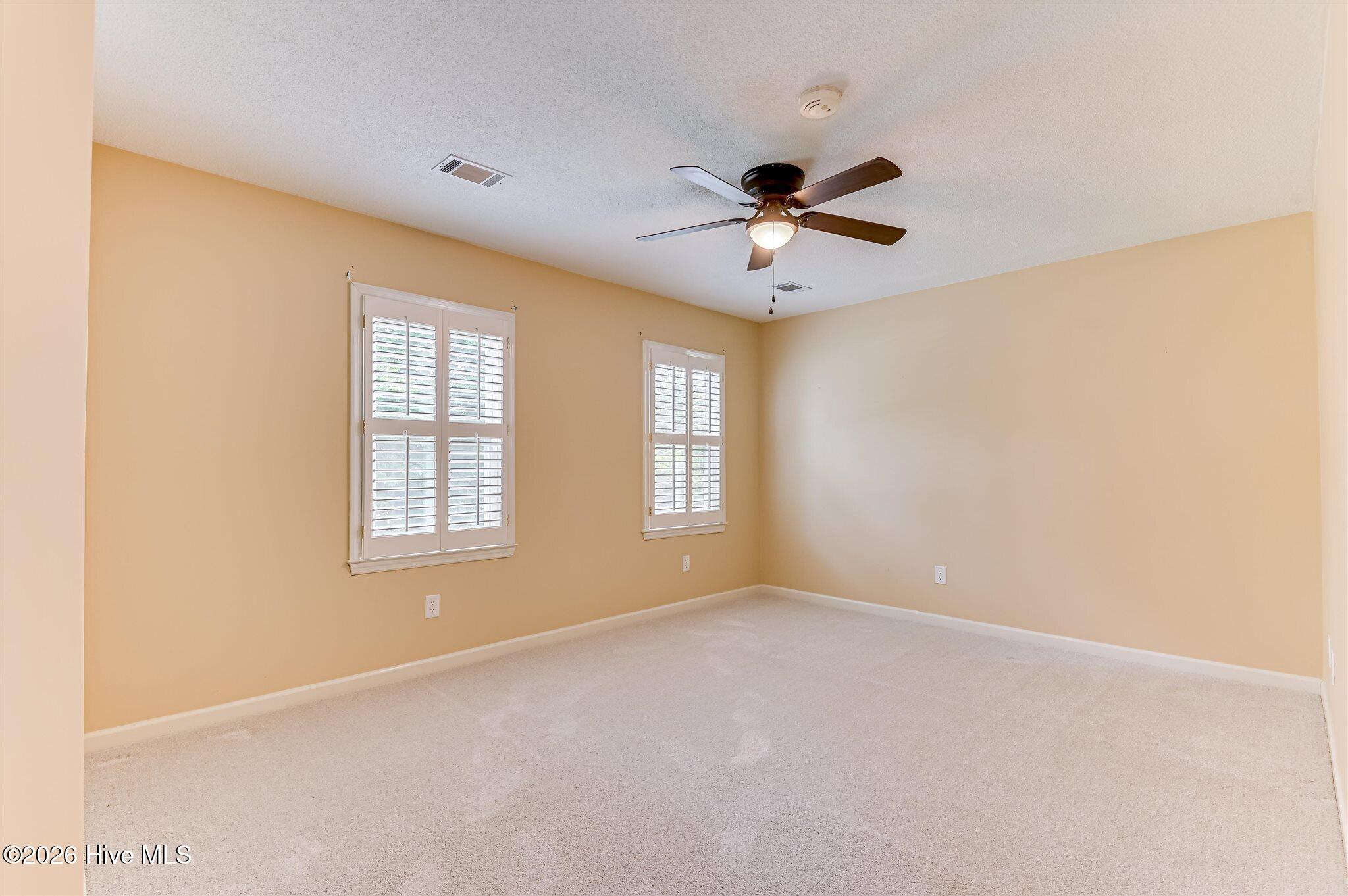 Welcome to this stunning brick home nestled on a quiet cul-de-sac in t – image 38