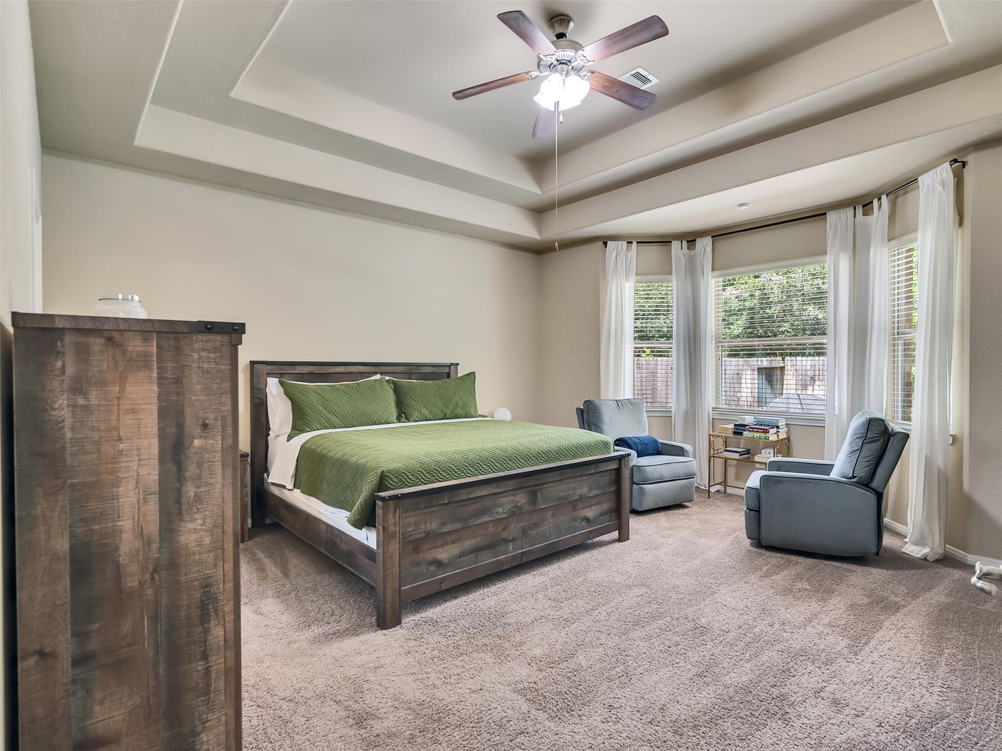Nestled in a friendly community, this 4-bed, 3.5-bath home offers a pe – image 22