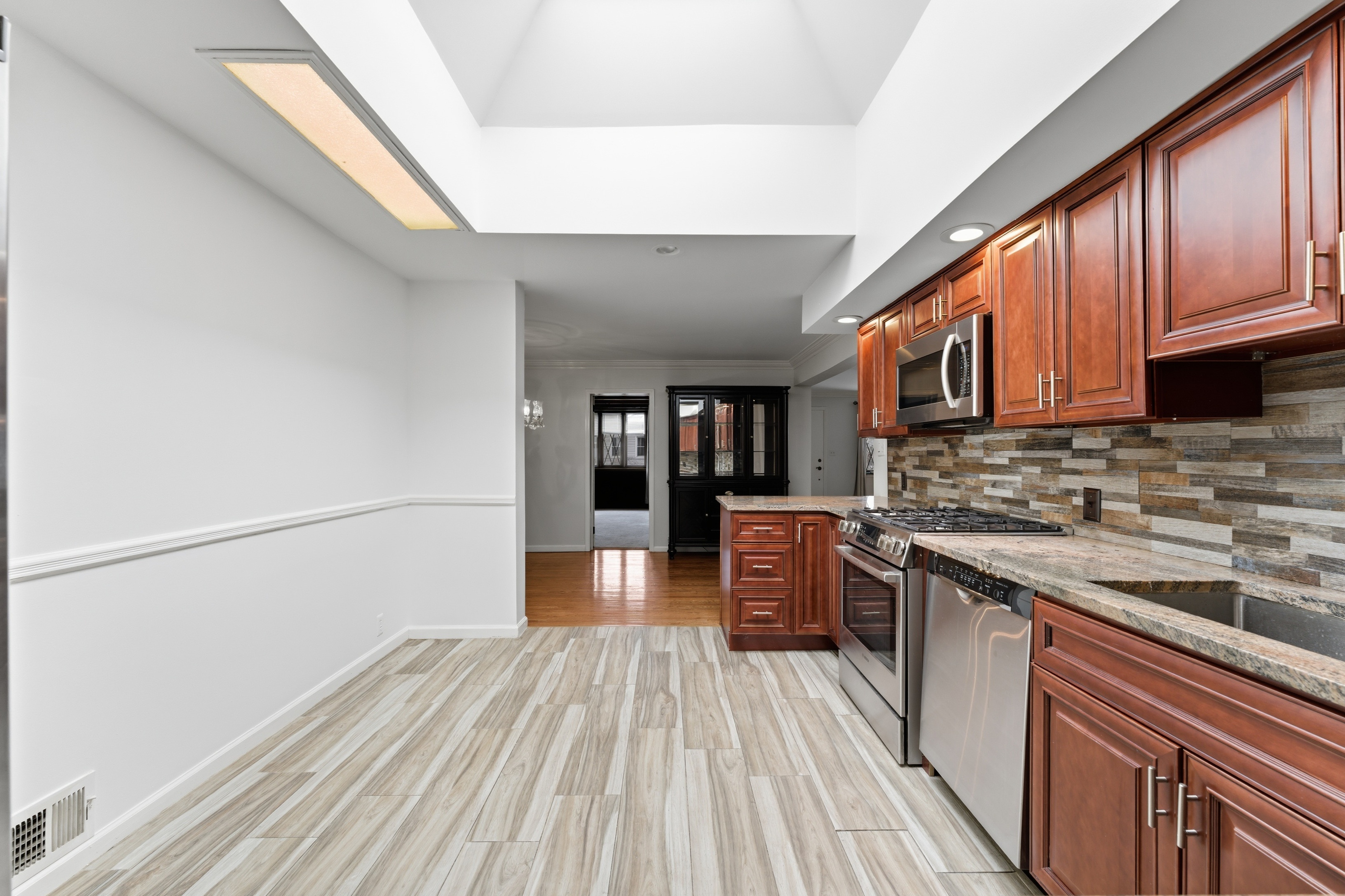 229 229 Centre Avenue, Secaucus, New Jersey, 07094, USA, 4 Bedrooms Bedrooms, ,2 BathroomsBathrooms,Residential,For Sale,229 Centre Avenue,26004821