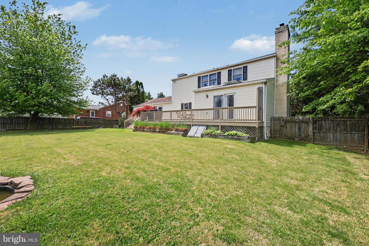 Located in the Ridley school district, dont wait to see this spacious, – image 40