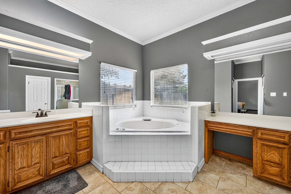 4125 4125 Fox Hollow Ct, Midland, Texas, 79707, USA, 4 Bedrooms Bedrooms, ,3 BathroomsBathrooms,Residential,For Sale,4125 Fox Hollow Ct,50096951