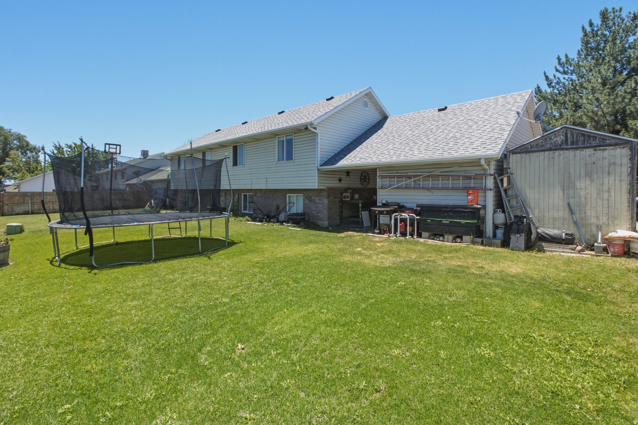 More photos to come. Spacious side-by-side duplex featuring 3 large be – image 20