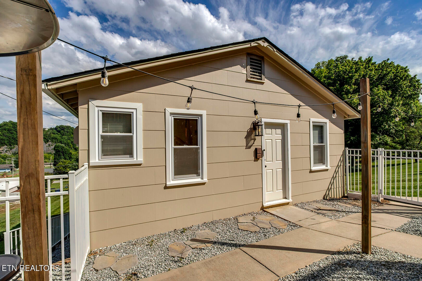 Are you looking for an adorable home with character, comfort, and styl – image 55