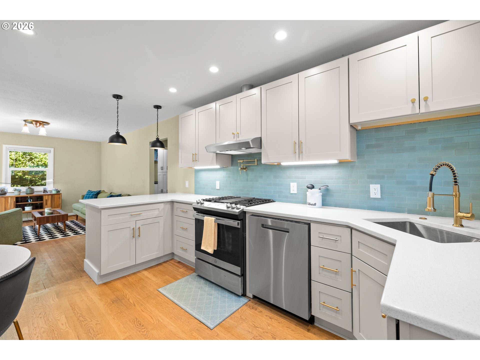 One-level living at its finest in the heart of Eastmoreland Heights! T – image 9