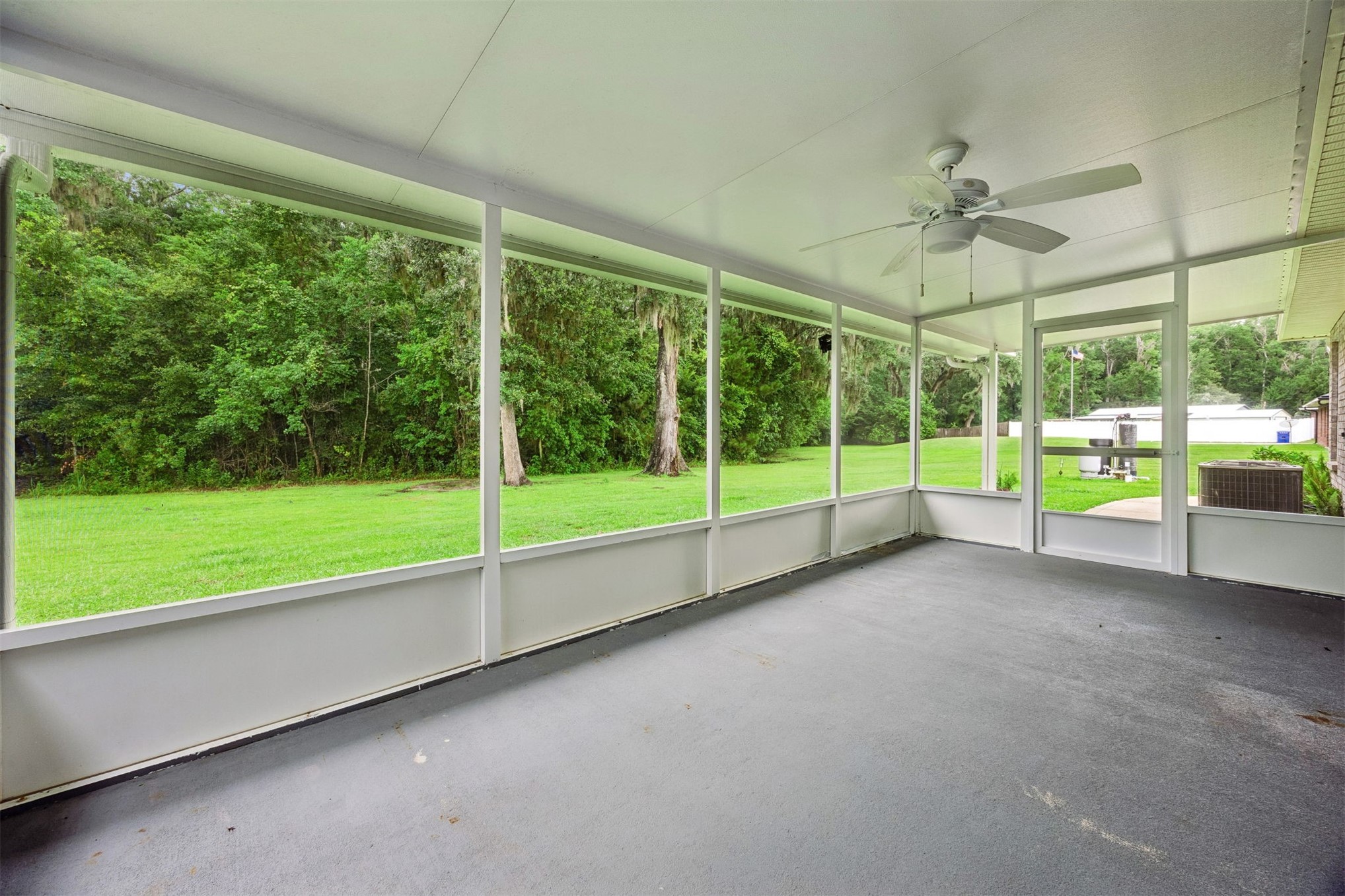 Tired of choosing between a backyard and a commute? At 54079 Amblerwoo – image 49