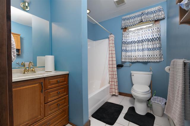 264 264 Chestnut Street, Claremont, New Hampshire, 03743, USA, 6 Bedrooms Bedrooms, ,2 BathroomsBathrooms,Residential,For Sale,264 Chestnut Street,4ecc3a4c-f87c-4c00-99bf-68620d