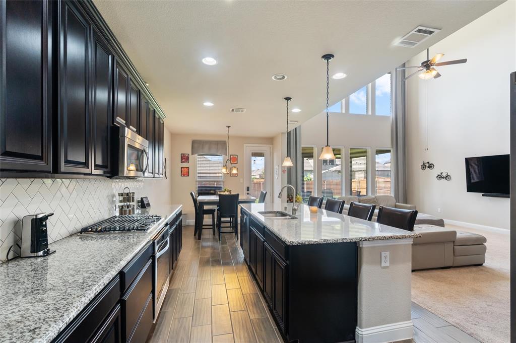 341 341 Vista Park Drive, Sunnyvale, Texas, 75182, USA, 5 Bedrooms Bedrooms, ,5 BathroomsBathrooms,Residential,For Sale,341 Vista Park Drive,21304132