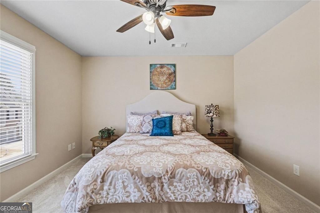 $5000 to BUYERS closing costs with acceptable offer! Beautiful east fa – image 23