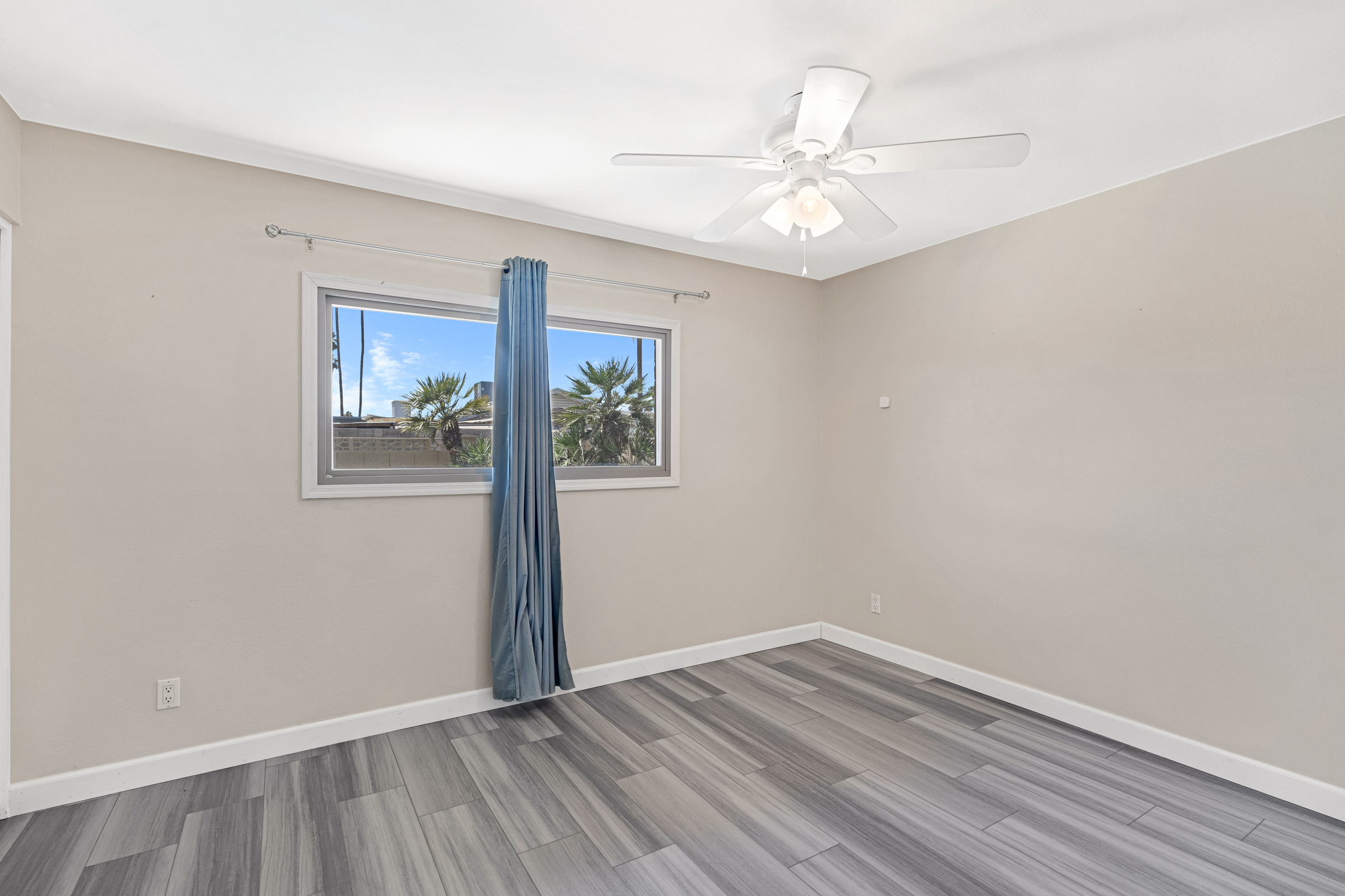 Your oasis in the heart of Tempe. This home is a split-bedroom floorpl – image 45