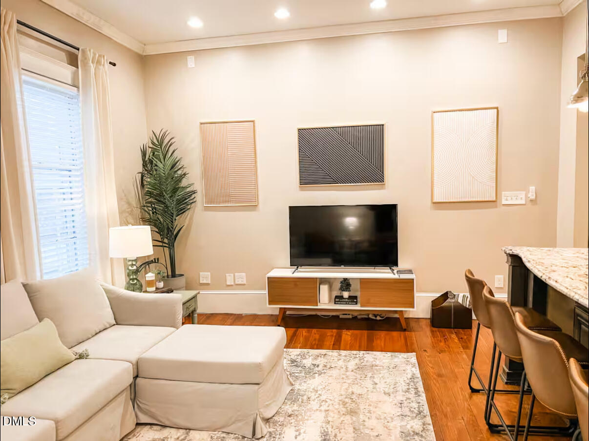 Located in the Oakwood District of Raleigh 405 Morson St blends timele – image 10