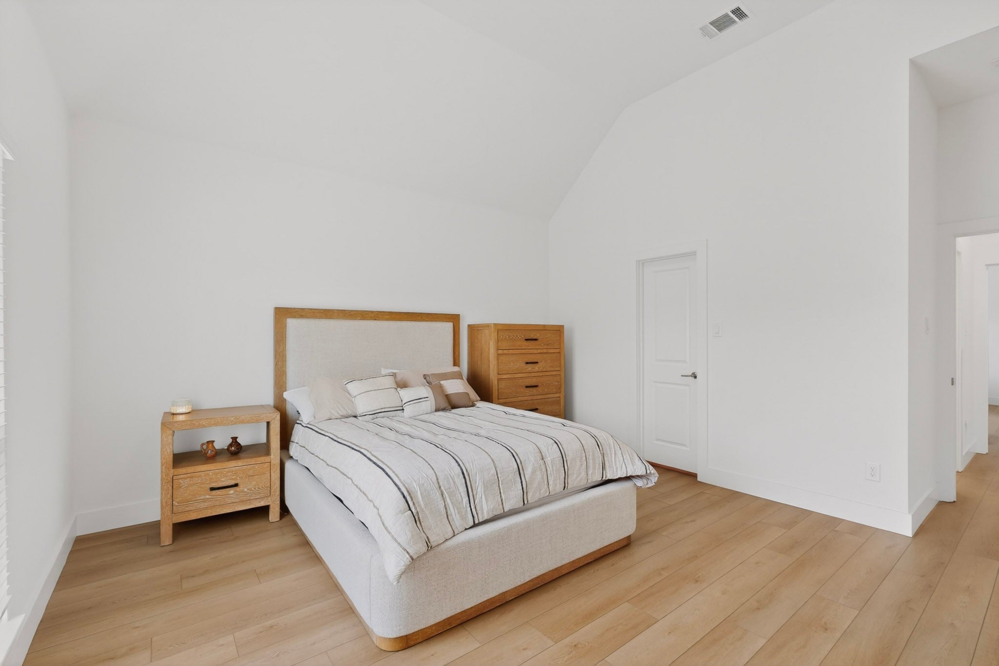 Discover the perfect blend of comfort, flexibility, and opportunity at – image 22