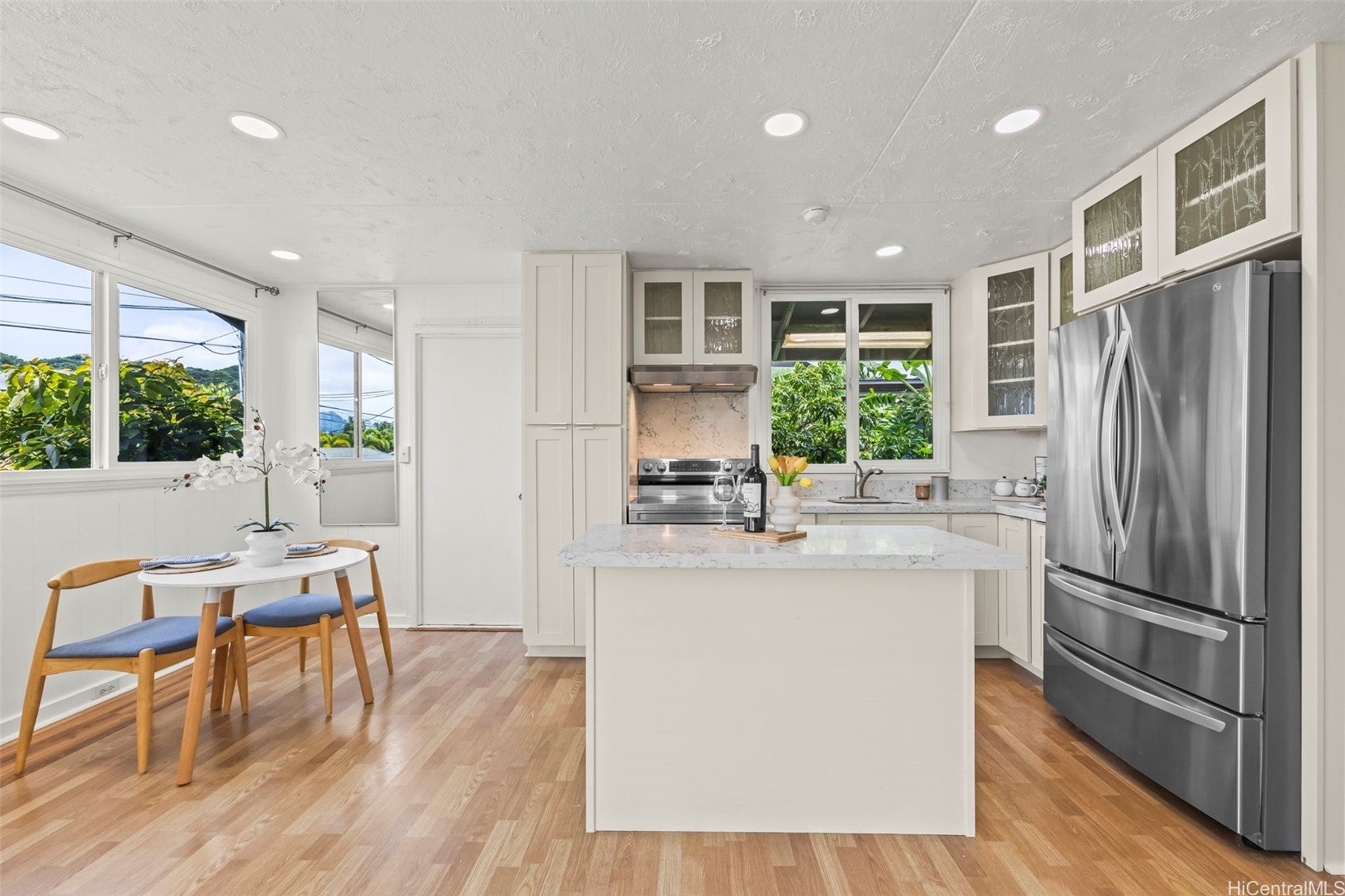 Welcome to this updated 3 bedroom, 2 bath single family home in the lu – image 4