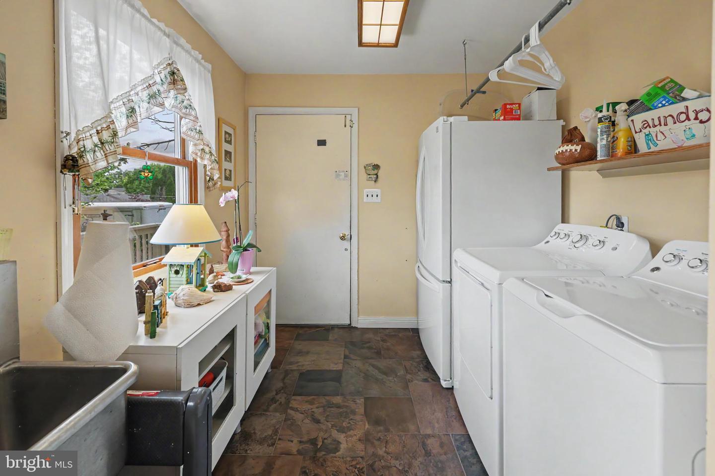 Located in the Ridley school district, dont wait to see this spacious, – image 20