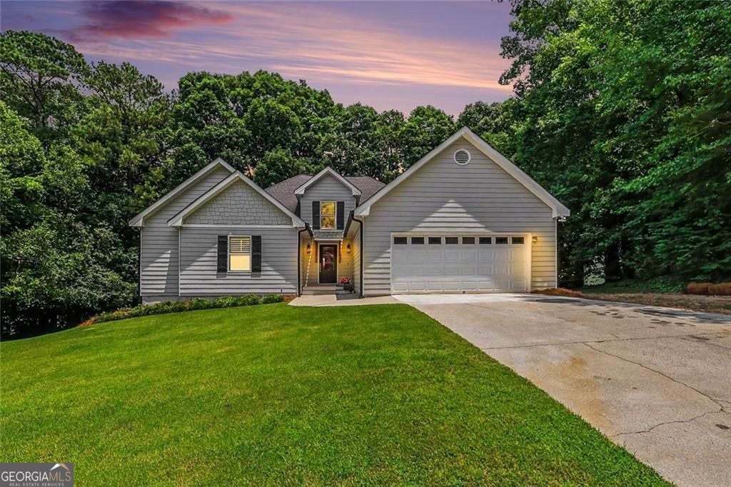 Welcome to this stunning home in beautiful Grayson, Georgia. Professio – image 2