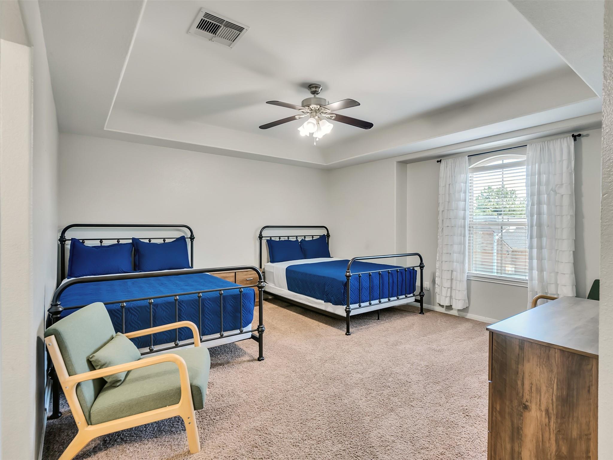 Nestled in a friendly community, this 4-bed, 3.5-bath home offers a pe – image 31
