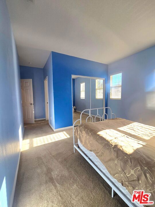 Stunning 5-bedroom, 4-bathroom, 2-story single-family home in the high – image 29