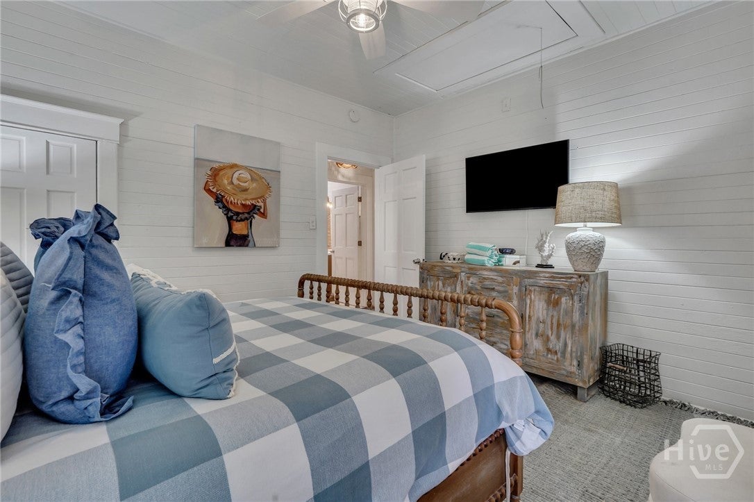 Charming raised, restored cottage in the heart of Tybee -a perfect ble – image 17