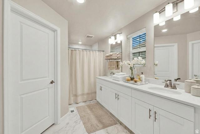 Why wait? Stunning newer construction home in Saratoga Springs with a – image 5