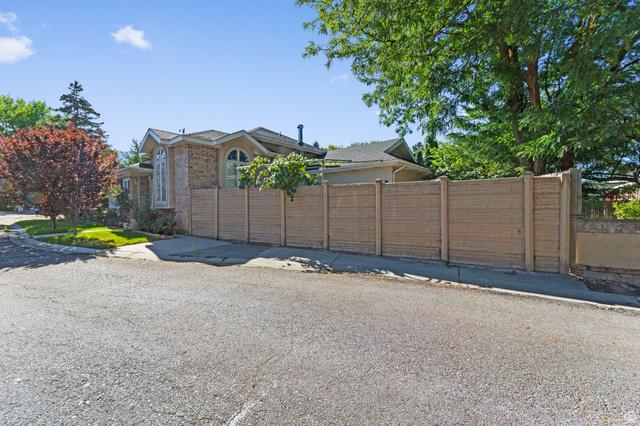1522 1522 E AMBLEWOOD LN, Holladay, Utah, 84124, USA, 8 Bedrooms Bedrooms, ,4 BathroomsBathrooms,Residential,For Sale,1522 E AMBLEWOOD LN,41aec59a-6e30-4cd9-80fb-be7039