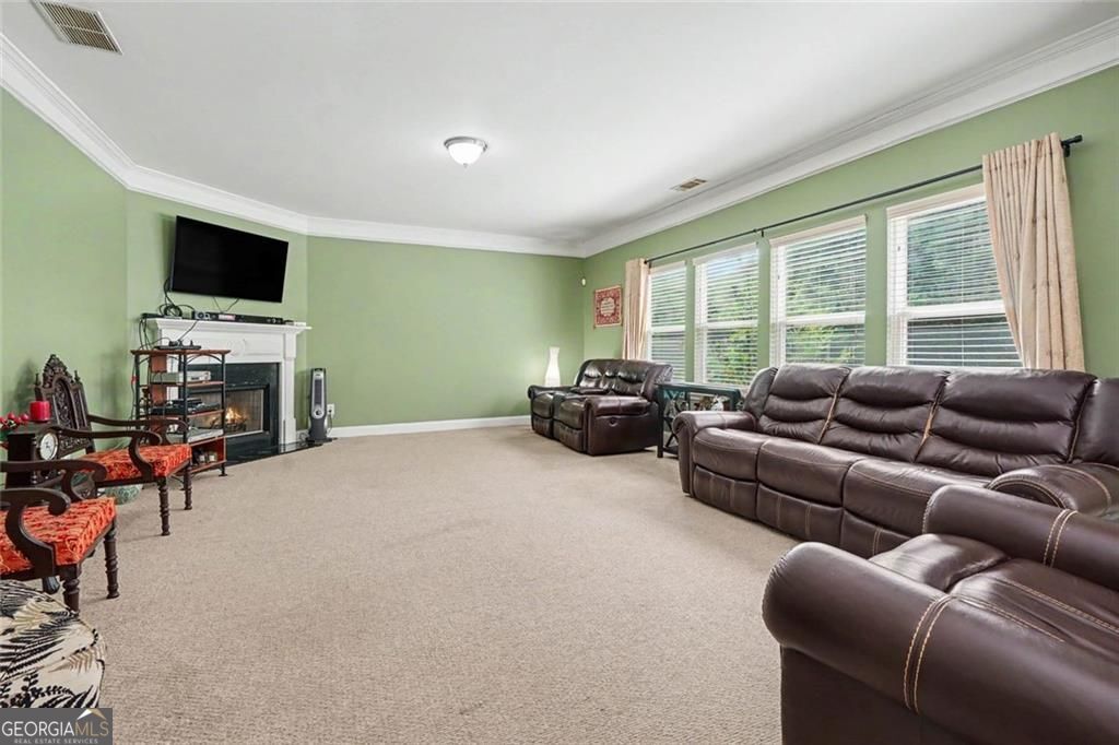 Exceptional homes arent defined by extravagant features alone. Theyre – image 18