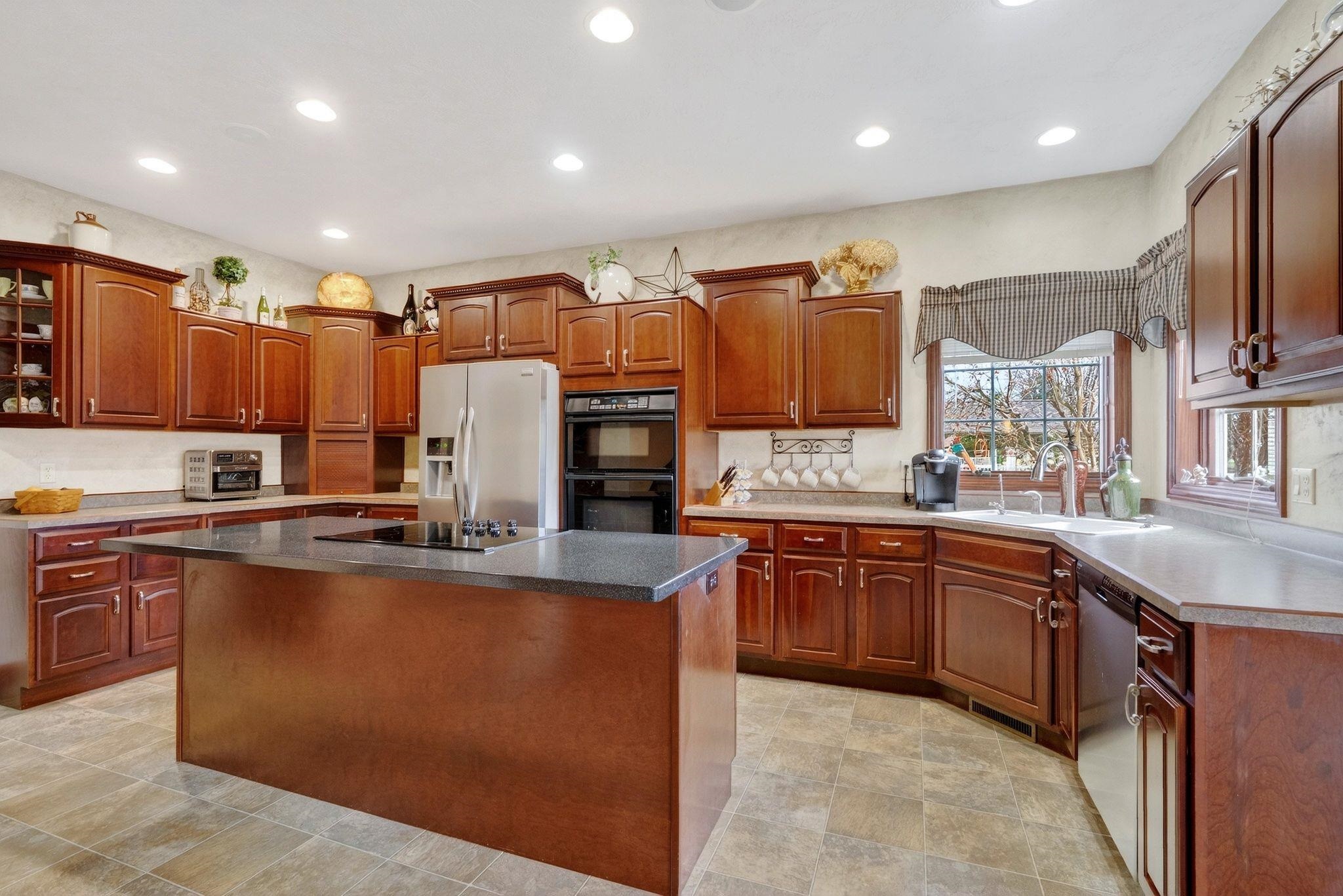 3025 3025 White Birch Street, Kaukauna, Wisconsin, 54130-3934, USA, 4 Bedrooms Bedrooms, ,4 BathroomsBathrooms,Residential,For Sale,3025 White Birch Street,50323173