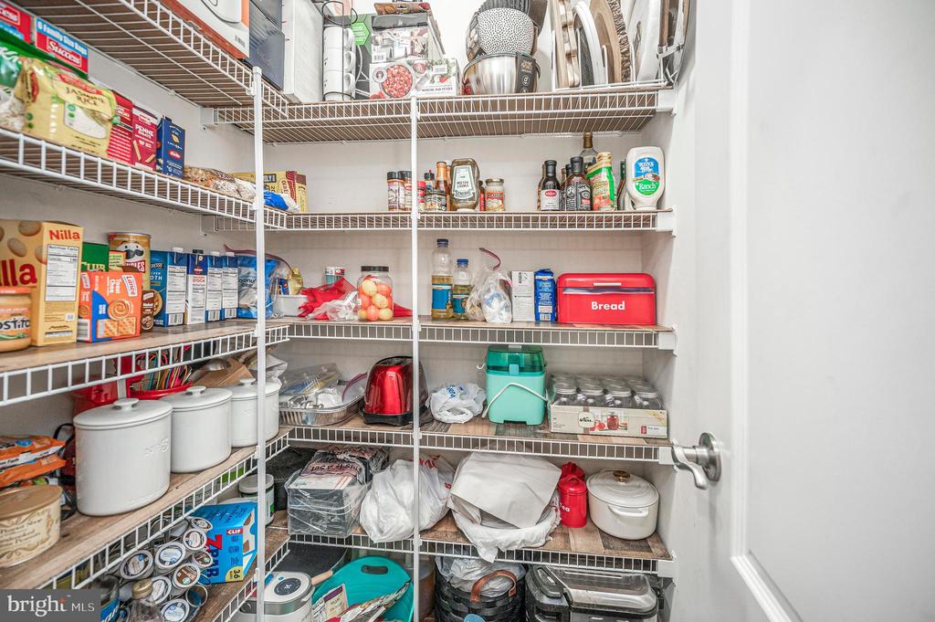 9 9 Sutter Drive, Fredericksburg, Virginia, 22405, USA, 5 Bedrooms Bedrooms, ,5 BathroomsBathrooms,Residential,For Sale,9 Sutter Drive,6112093a-7c20-4b1f-b5cb-6f9b80