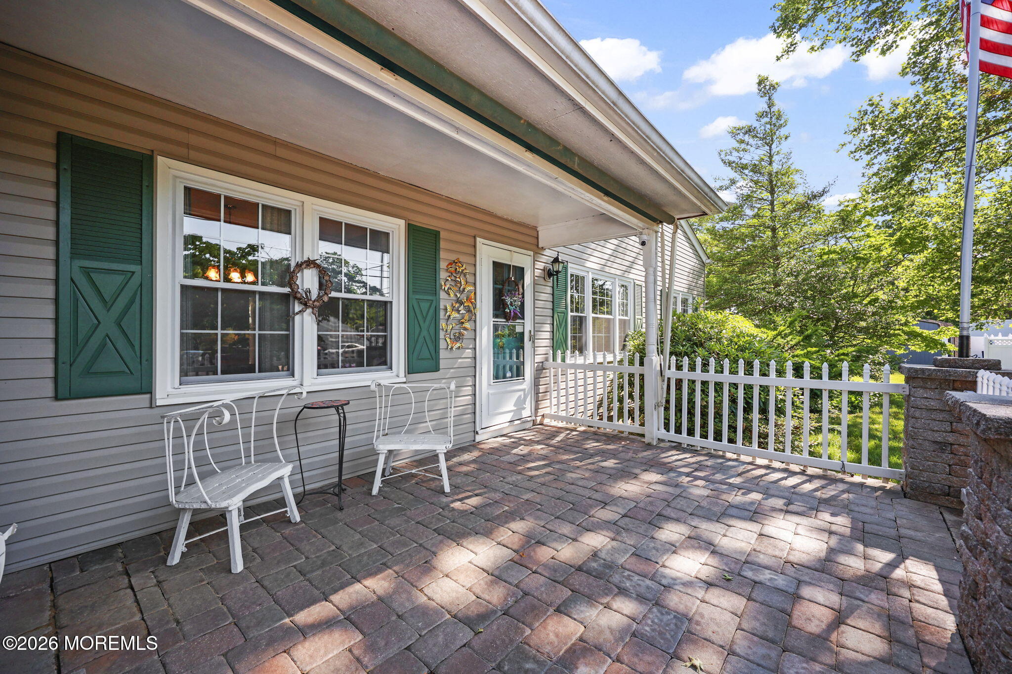 Opportunity awaits,this spacious ranch-style home offers 3 bedrooms, 1 – image 2