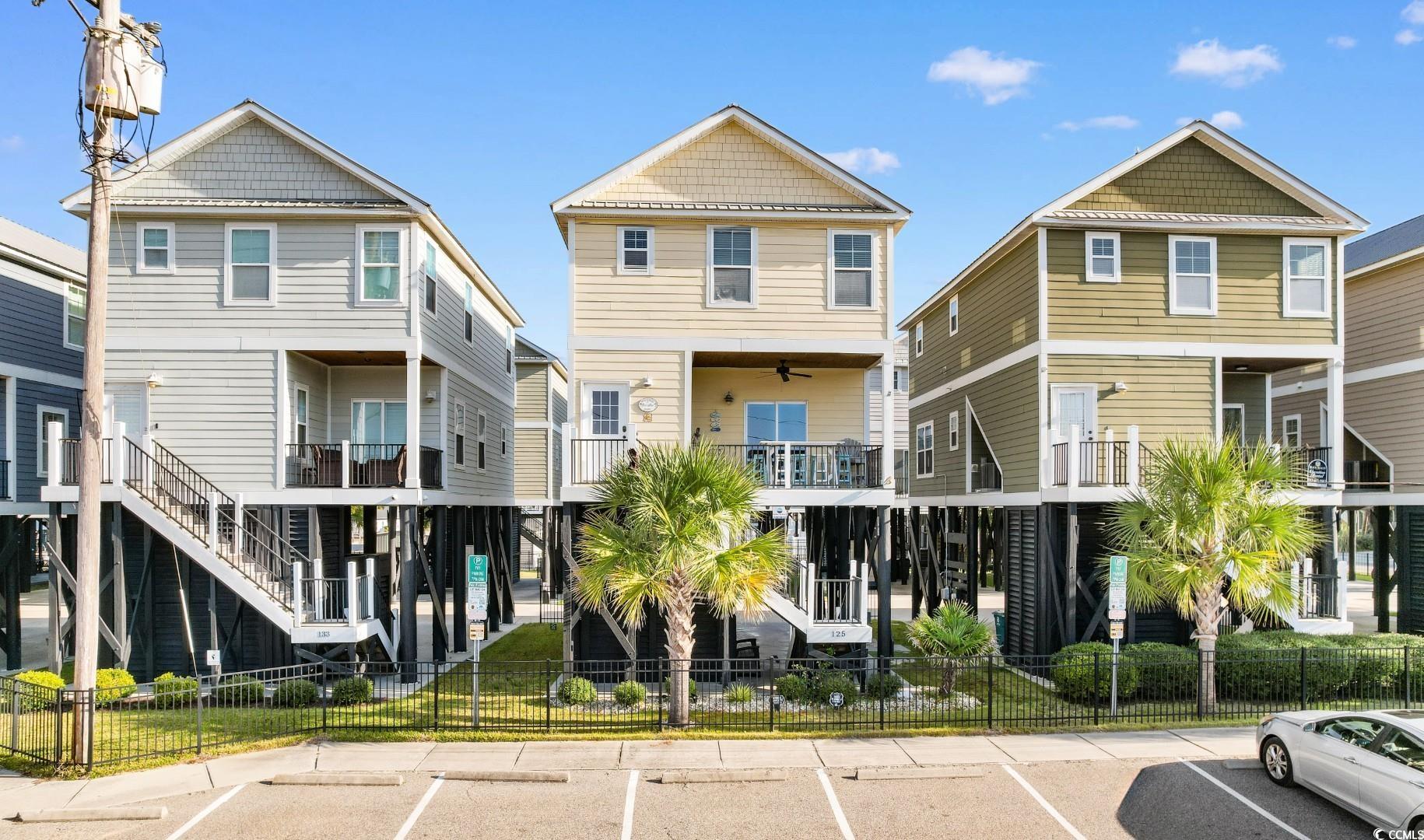 Just steps from the sand and the iconic Garden City Pier, this stunnin – image 30