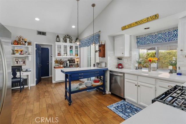 Beautiful move-in ready POOL home in the highly desirable Serenade Com – image 11