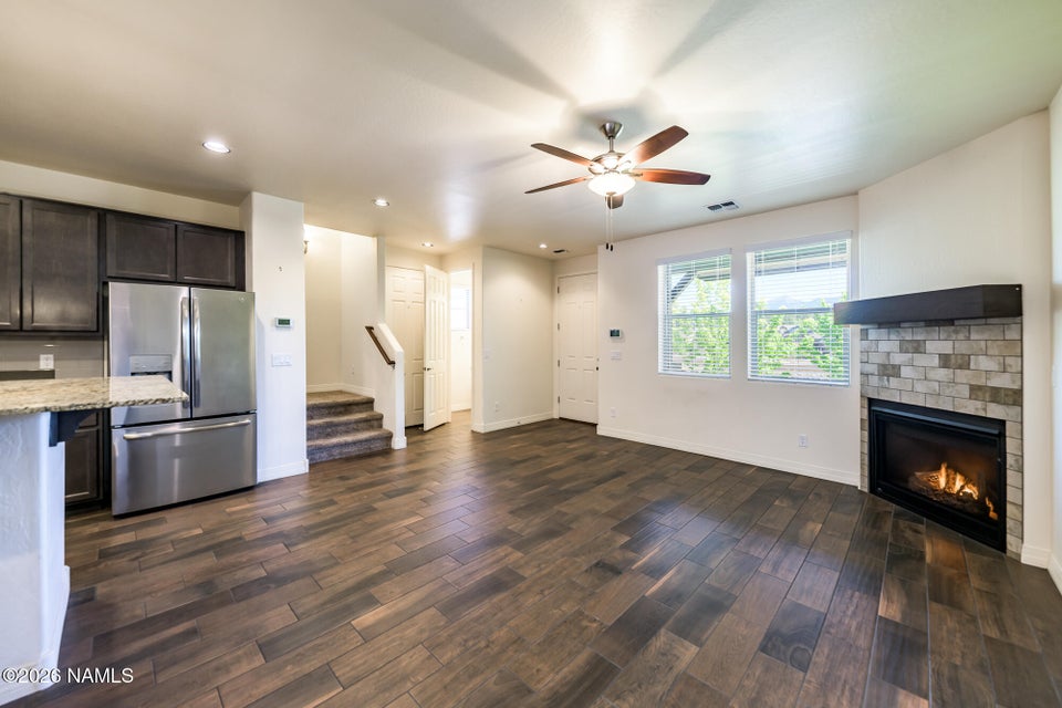 Mountain views, dual primary suites, and Flagstaff living at its fines – image 6