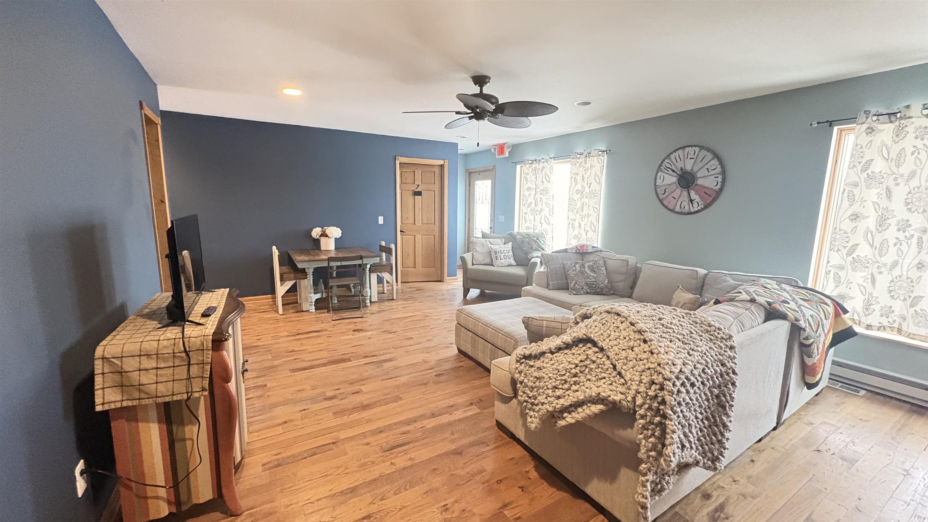 11239 11239 N Loomis, 4, Clare, Michigan, 48617, USA, 11 Bedrooms Bedrooms, ,13 BathroomsBathrooms,Residential,For Sale,11239 N Loomis , 4,a69be9bc-94de-486f-906f-c7f3dd