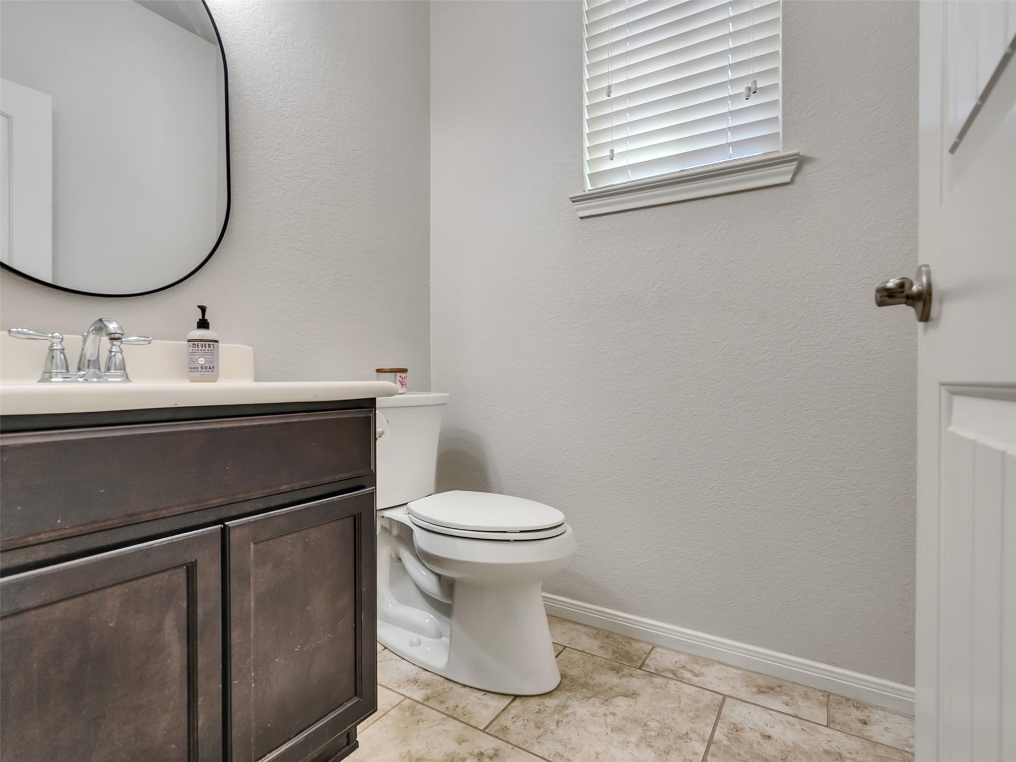 Nestled in a friendly community, this 4-bed, 3.5-bath home offers a pe – image 9