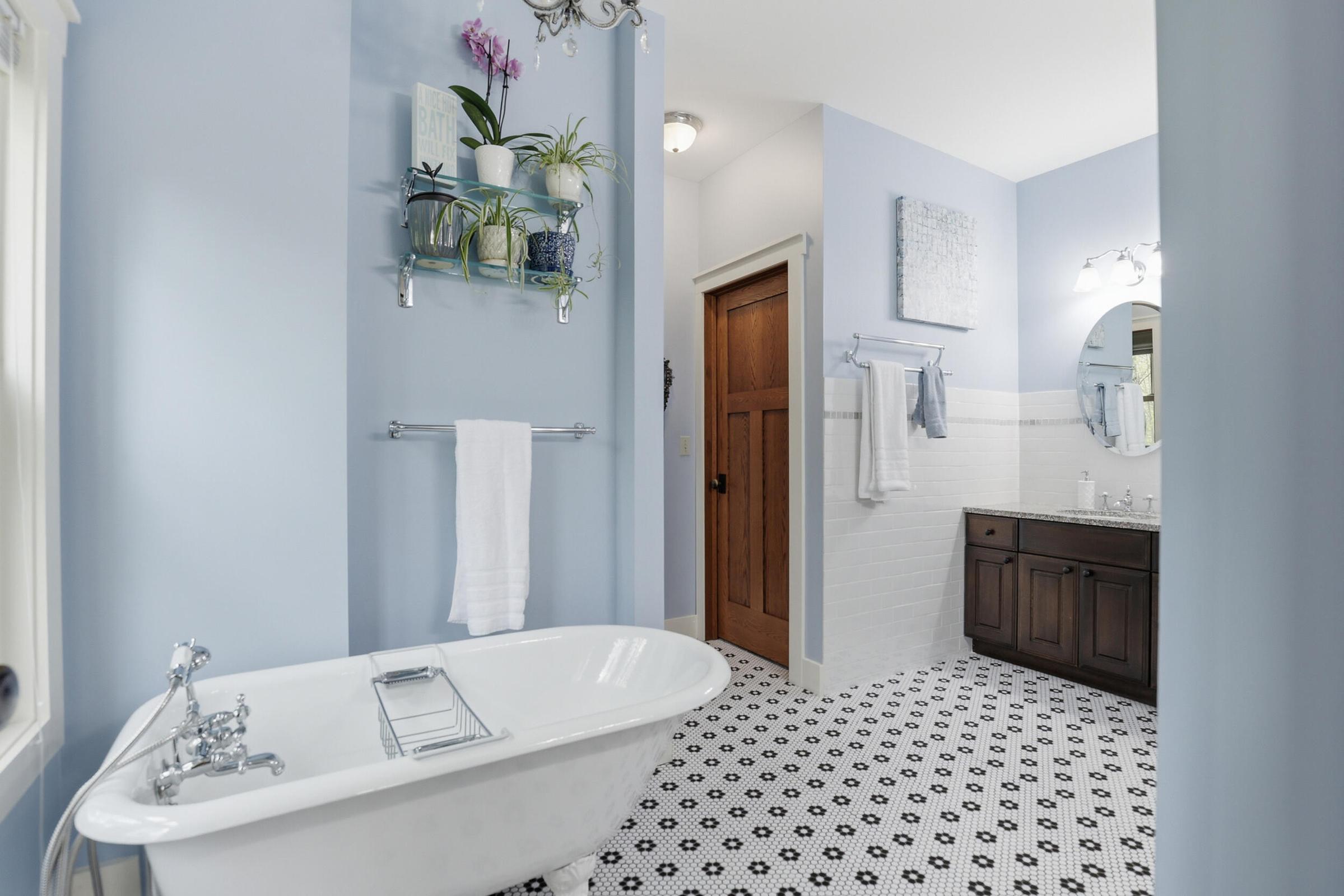 Tucked away on over an acre along the Little Muskegon River in the hea – image 27